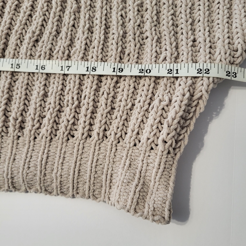 Altar'd‎ State Cropped Sweater Colorblock Tan Cream Cozy Plush Oversized XS - Picture 4 of 6
